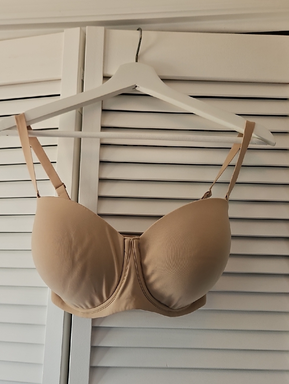 Skims Everyday Nude T-Shirt Bra with Removeable Straps Size 32H
